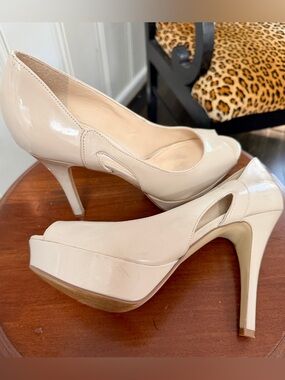 Marc Fisher Nude/Cream Peep-Toe Platform Pumps